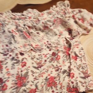 American Eagle Outfitters Cream and Pink Floral Top